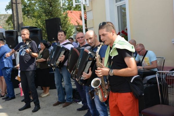 Iznajmljivanje, svadbe, vencanja, krstenja ,rodjendani, sale  - Moje veselje